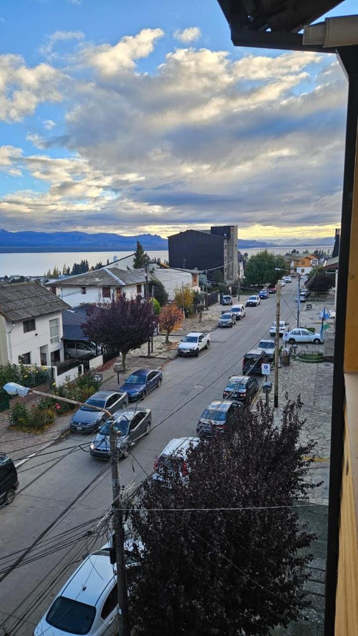 Cálido y Luminoso duplex Fortaleza Apartment in San Carlos Bariloche