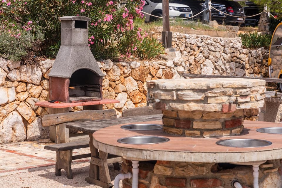Patio, BBQ facilities