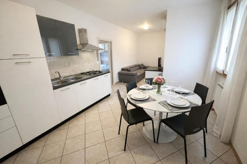 Kitchen or kitchenette, Living room, Dining area, Lunch