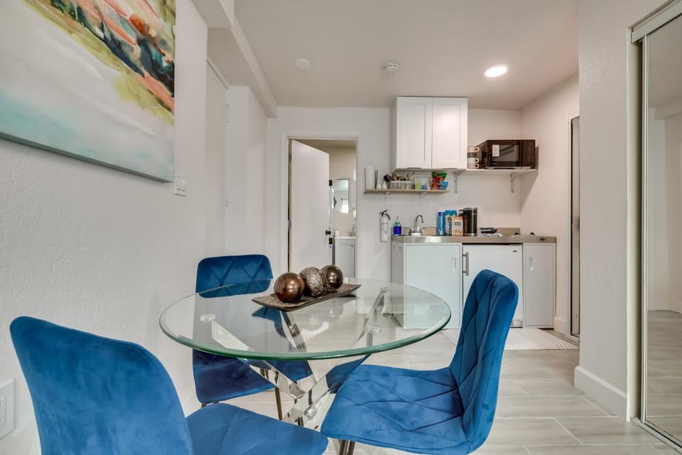 2 Mi to Hard Rock Stadium: Studio in Miami Gardens Apartment in Miami Gardens