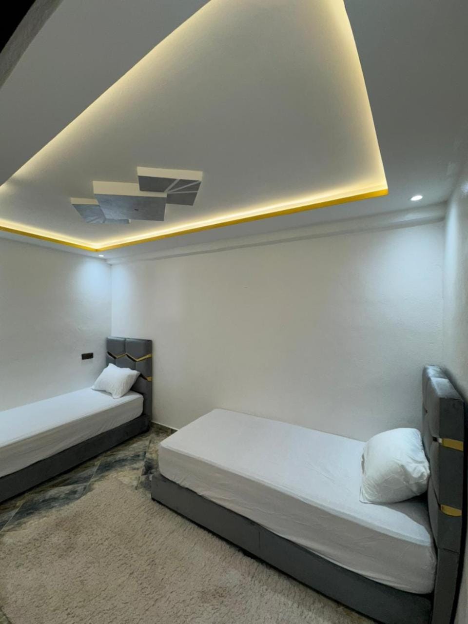 Bed, Photo of the whole room, Bedroom, air conditioner