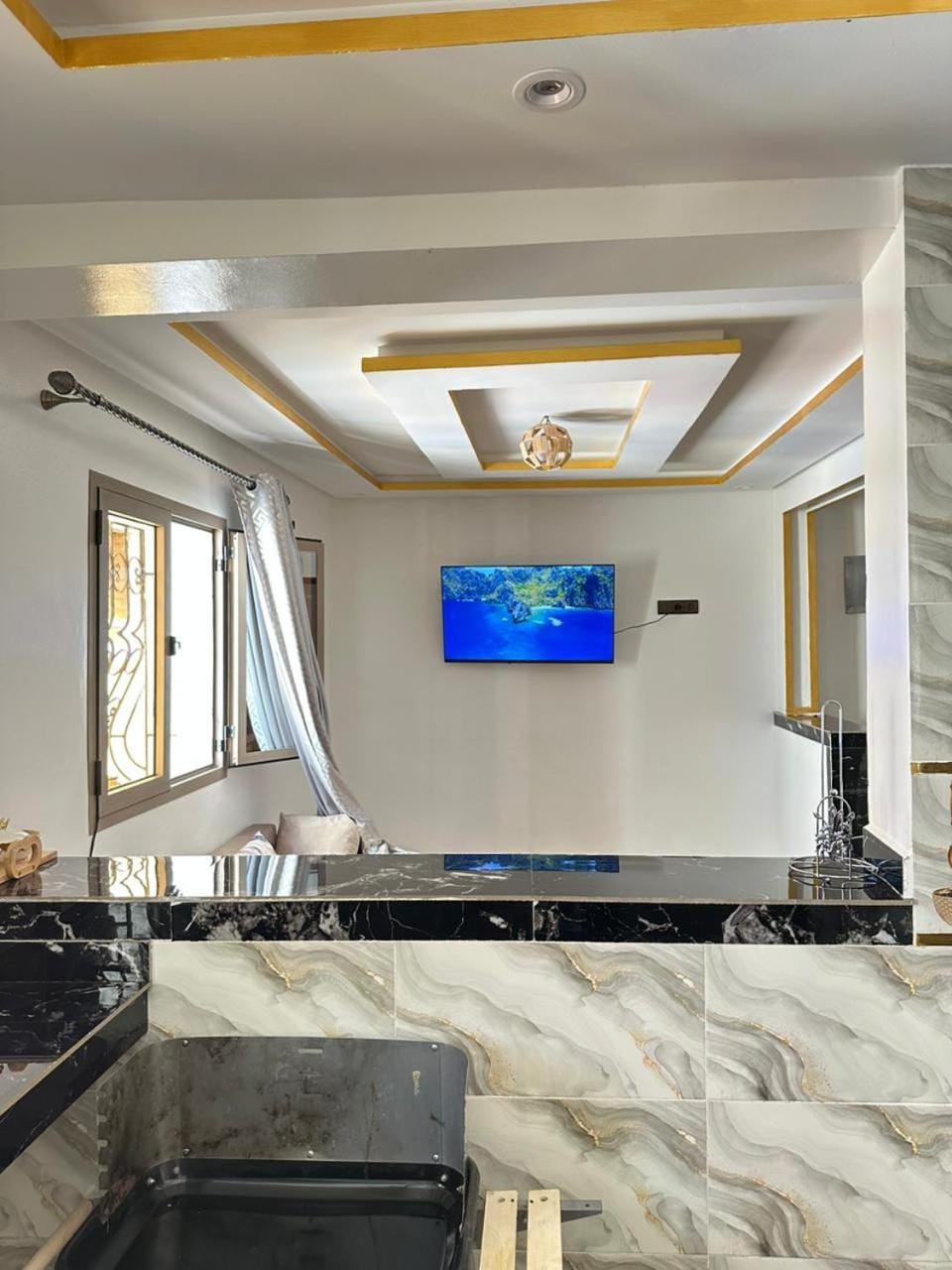 TV and multimedia, Kitchen or kitchenette, Living room, Seating area