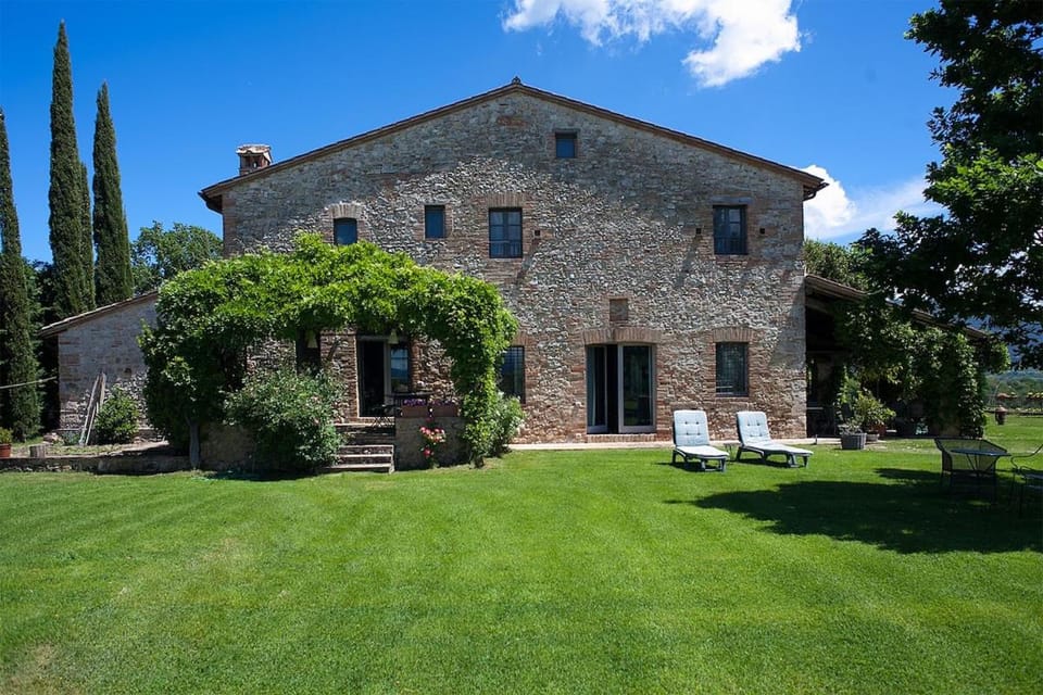 Property building, Day, Natural landscape, Garden, Garden view