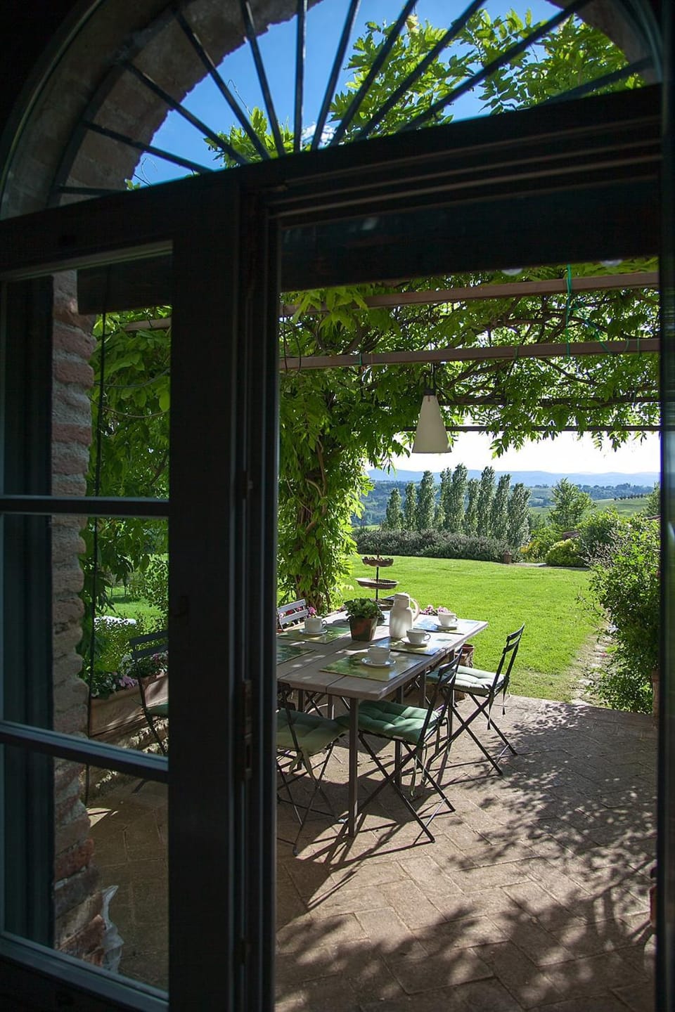 Patio, Natural landscape, Garden, Dining area, Garden view