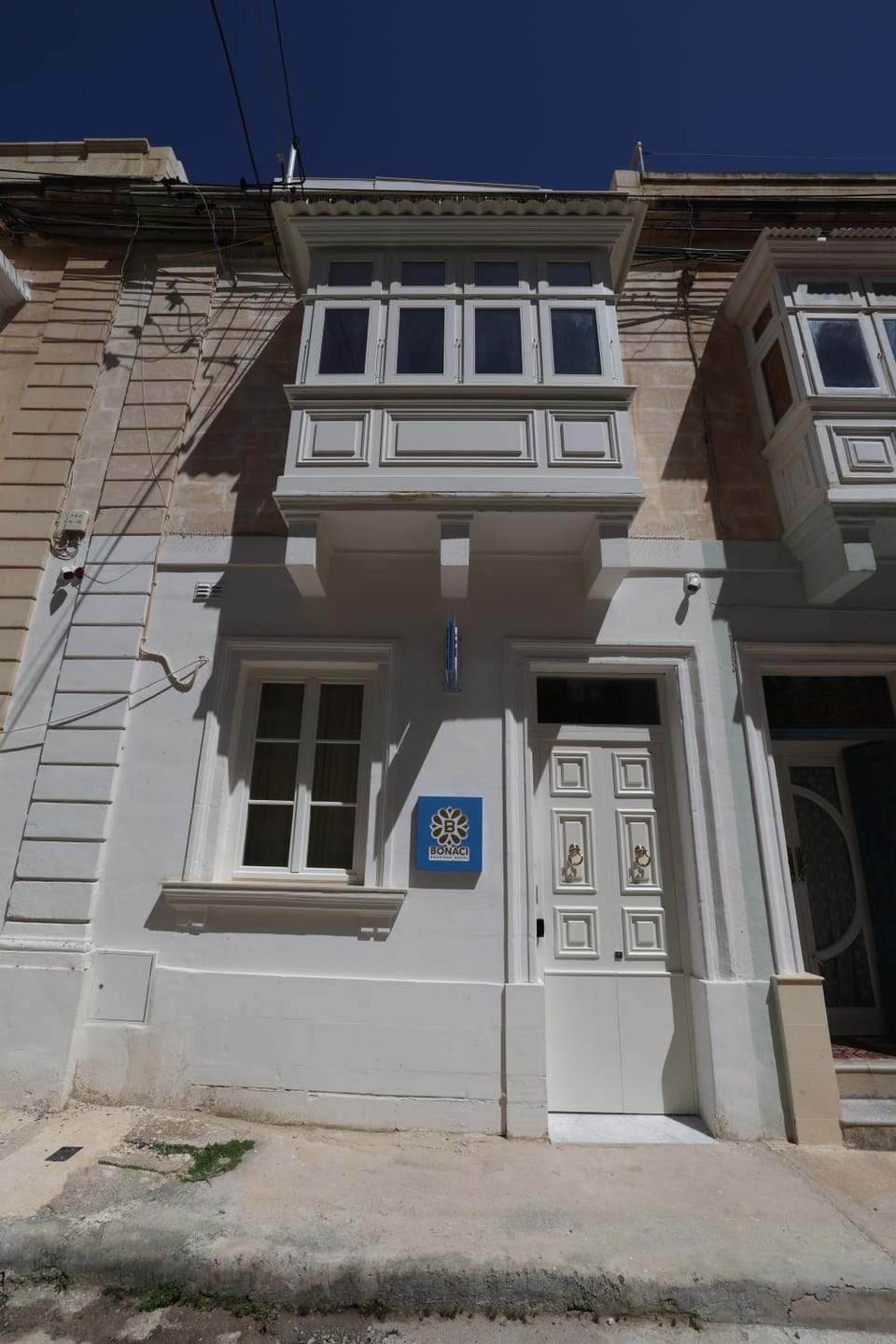 Property building, Facade/entrance, Day