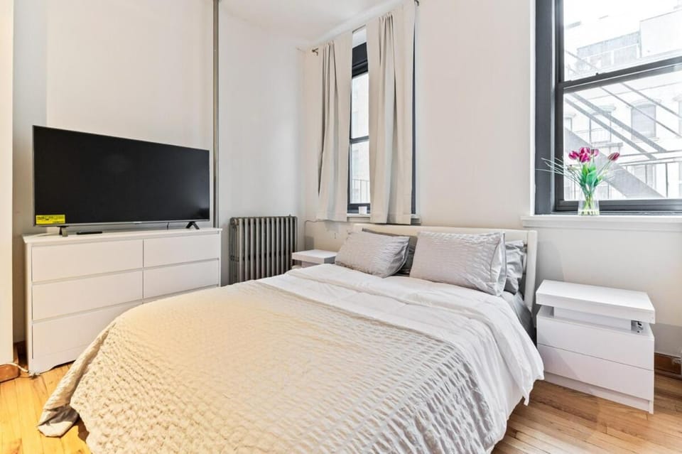 XL Prime Tribeca Furnished Loft, June To Aug 90 Days Stay Required Apartment in Lower Manhattan
