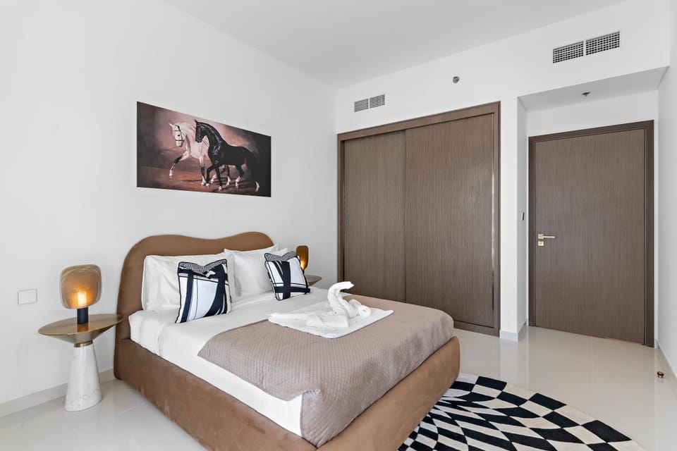 Bed, Bedroom, towels