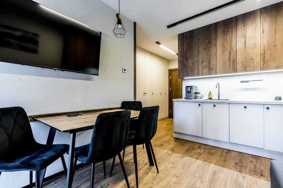 Kitchen or kitchenette, Living room, Seating area, oven, stove