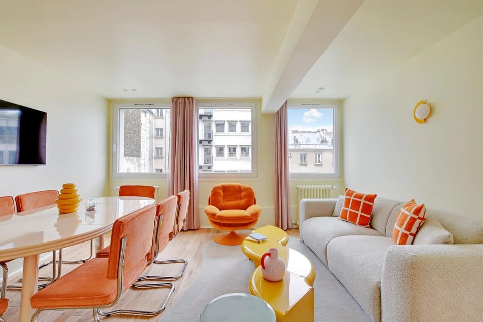 TV and multimedia, Living room, Seating area, Dining area