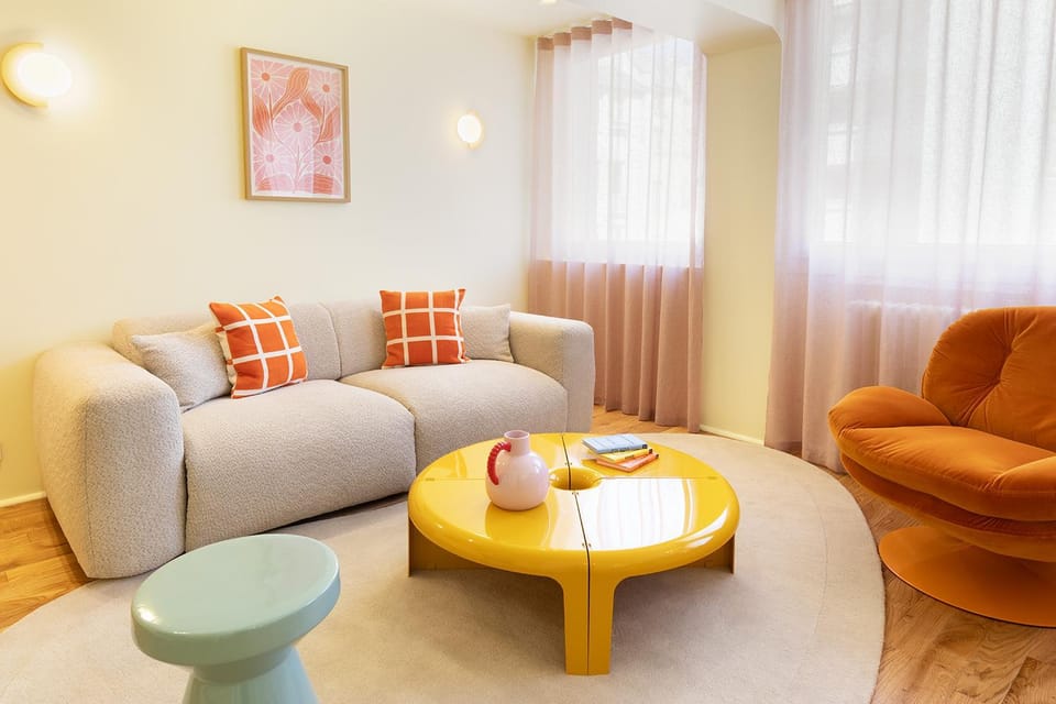 Living room, Seating area