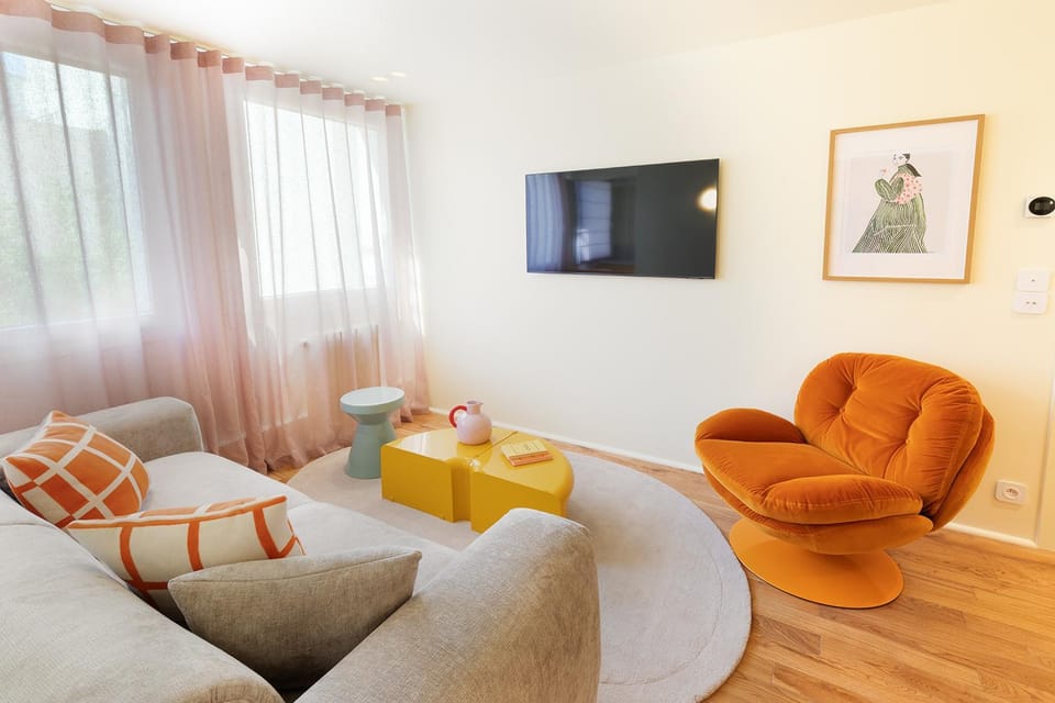 Communal lounge/ TV room, TV and multimedia, Living room, Seating area
