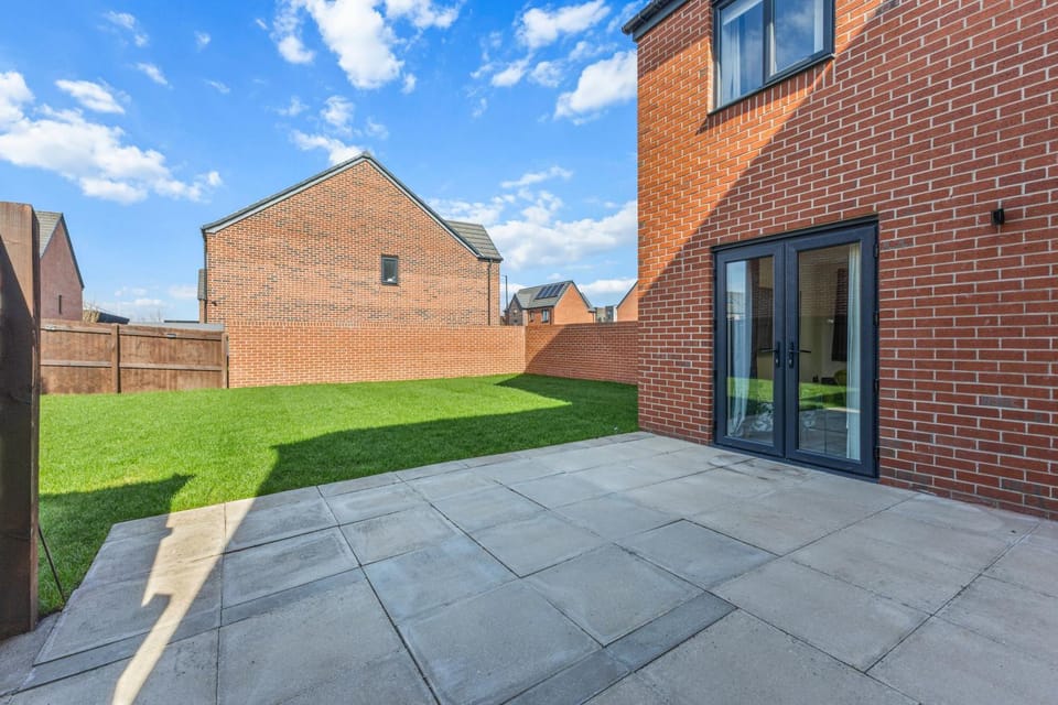 Property building, Day