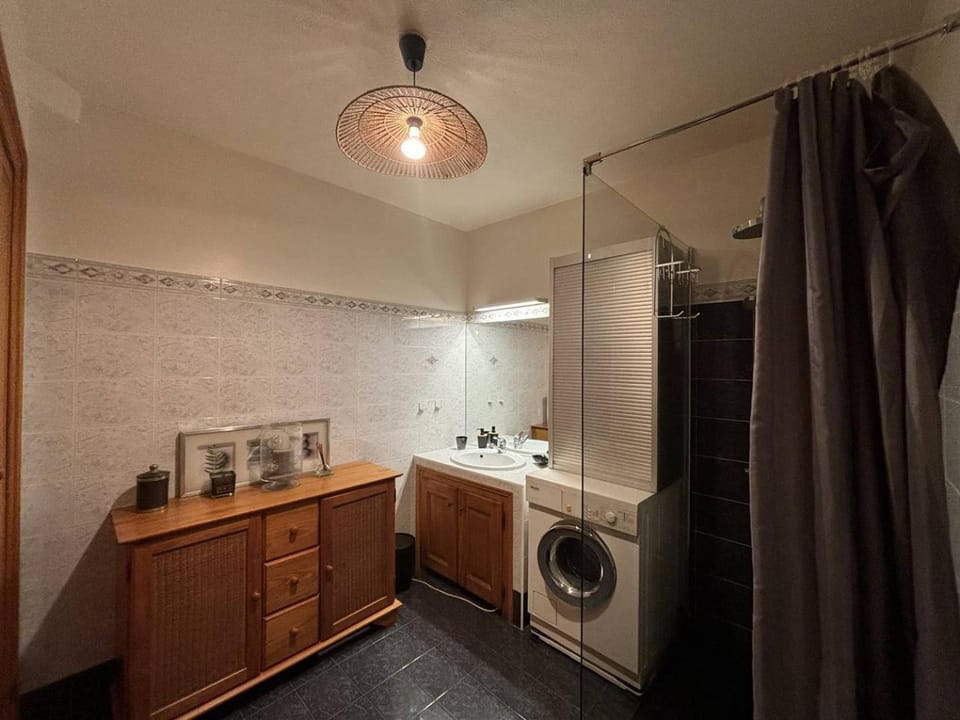 Bathroom, washing machine