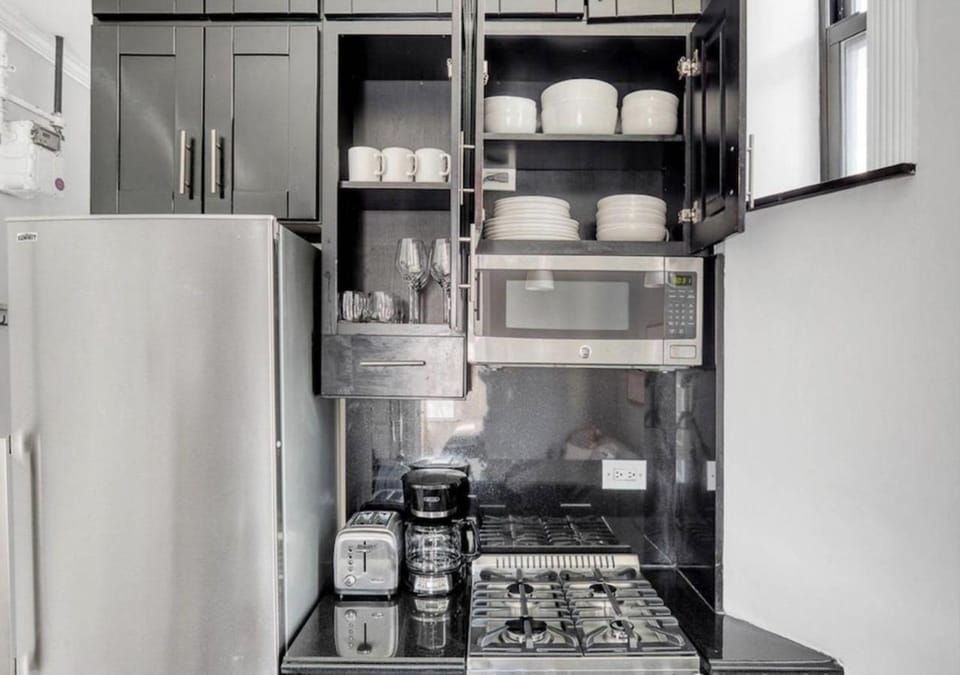 Midtown West Furnished Apartment 3BR Apartment in Midtown