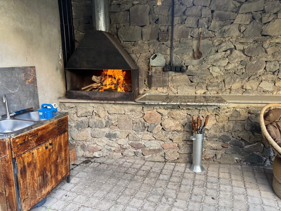 Mony Hotel Bed and Breakfast in Armenia
