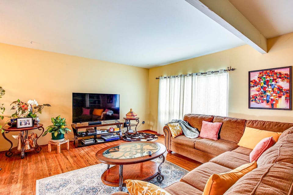 SeaTac Home with Patio and Grill - 3 Mi to Airport! House in SeaTac