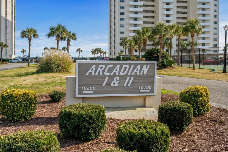 Arcadian I Penthouse F - Oceanfront Apartment in South Carolina