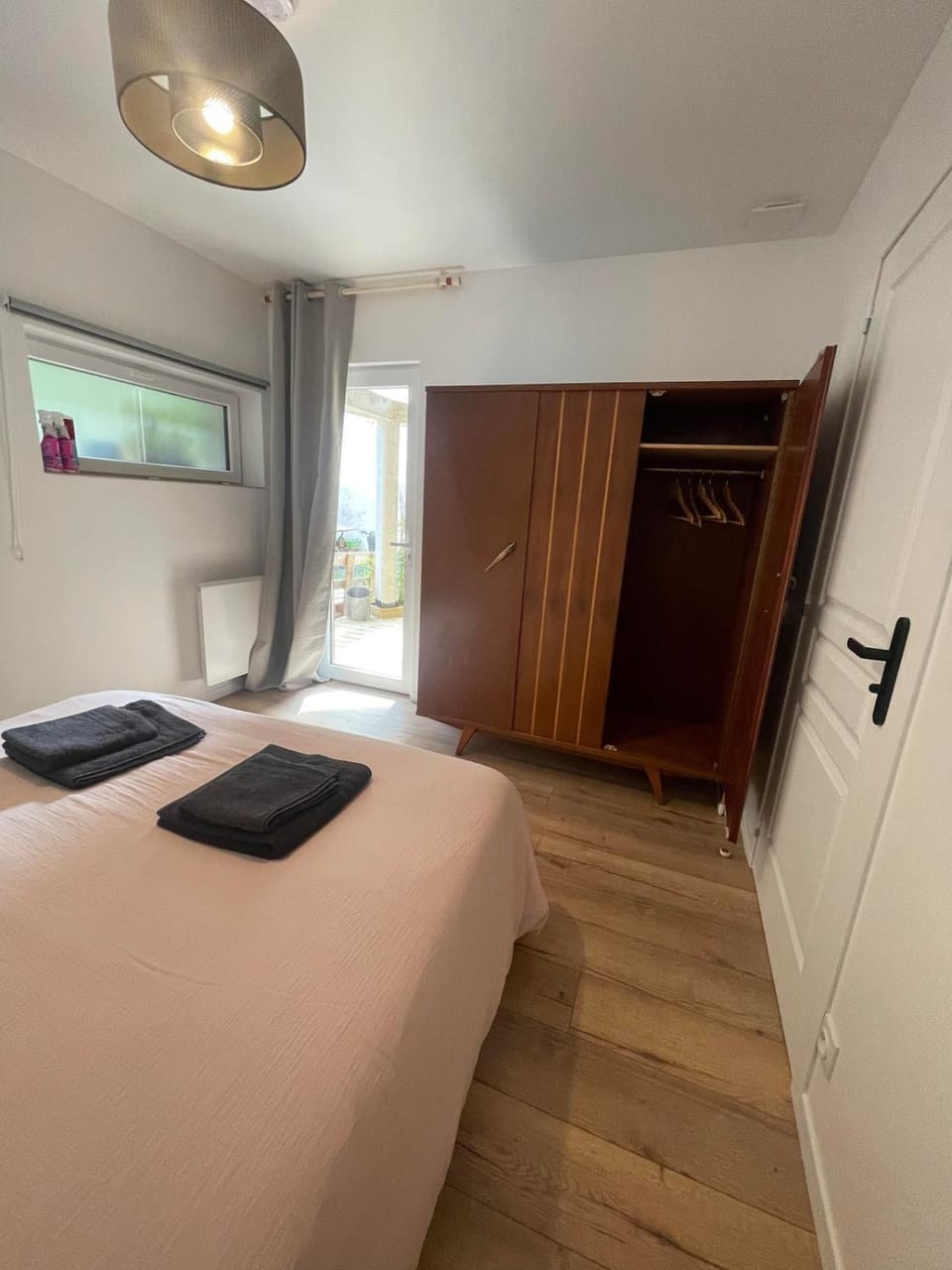 Bed, Photo of the whole room, Bedroom, wardrobe