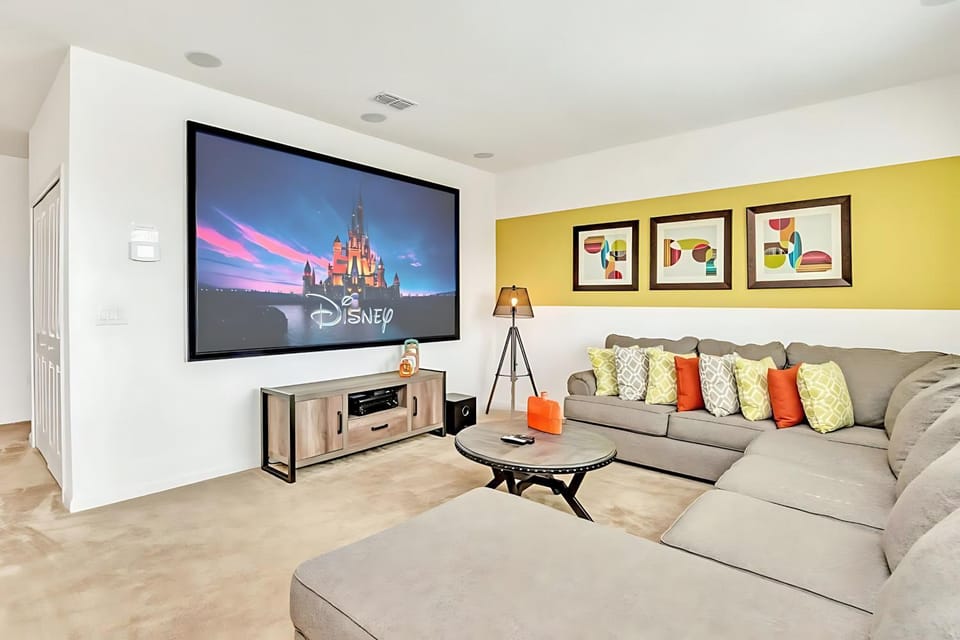 Communal lounge/ TV room, TV and multimedia, Living room, Evening entertainment