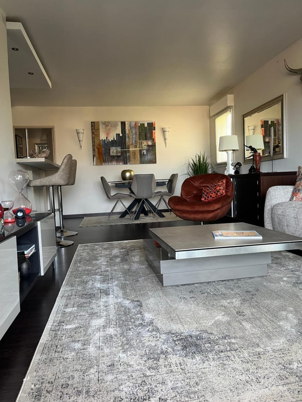 Apartment in park with pool Apartment in Cannes