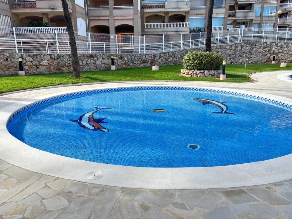 Swimming pool, Swimming pool