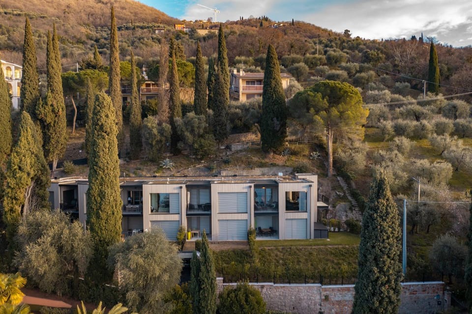 Villa Inessa - Ferienwohnung am Gardasee in Torri del Benaco mit Pool & Seeblick Apartment in Torri del Benaco