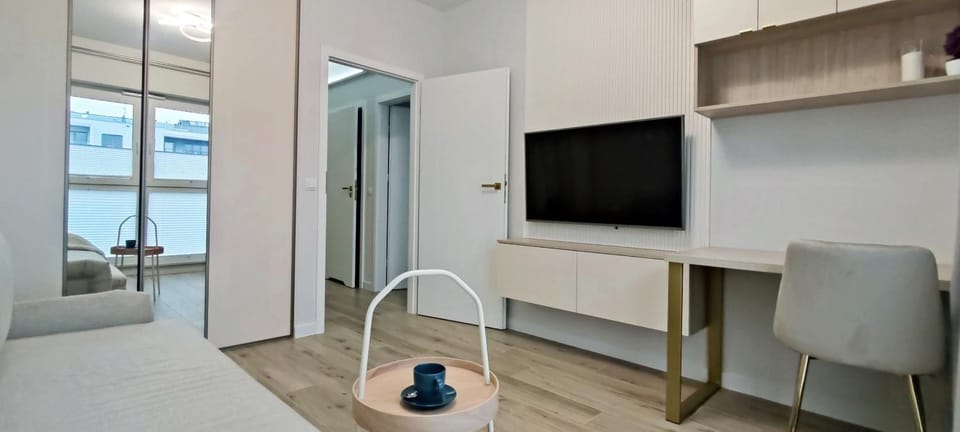 TV and multimedia, Seating area, wardrobe