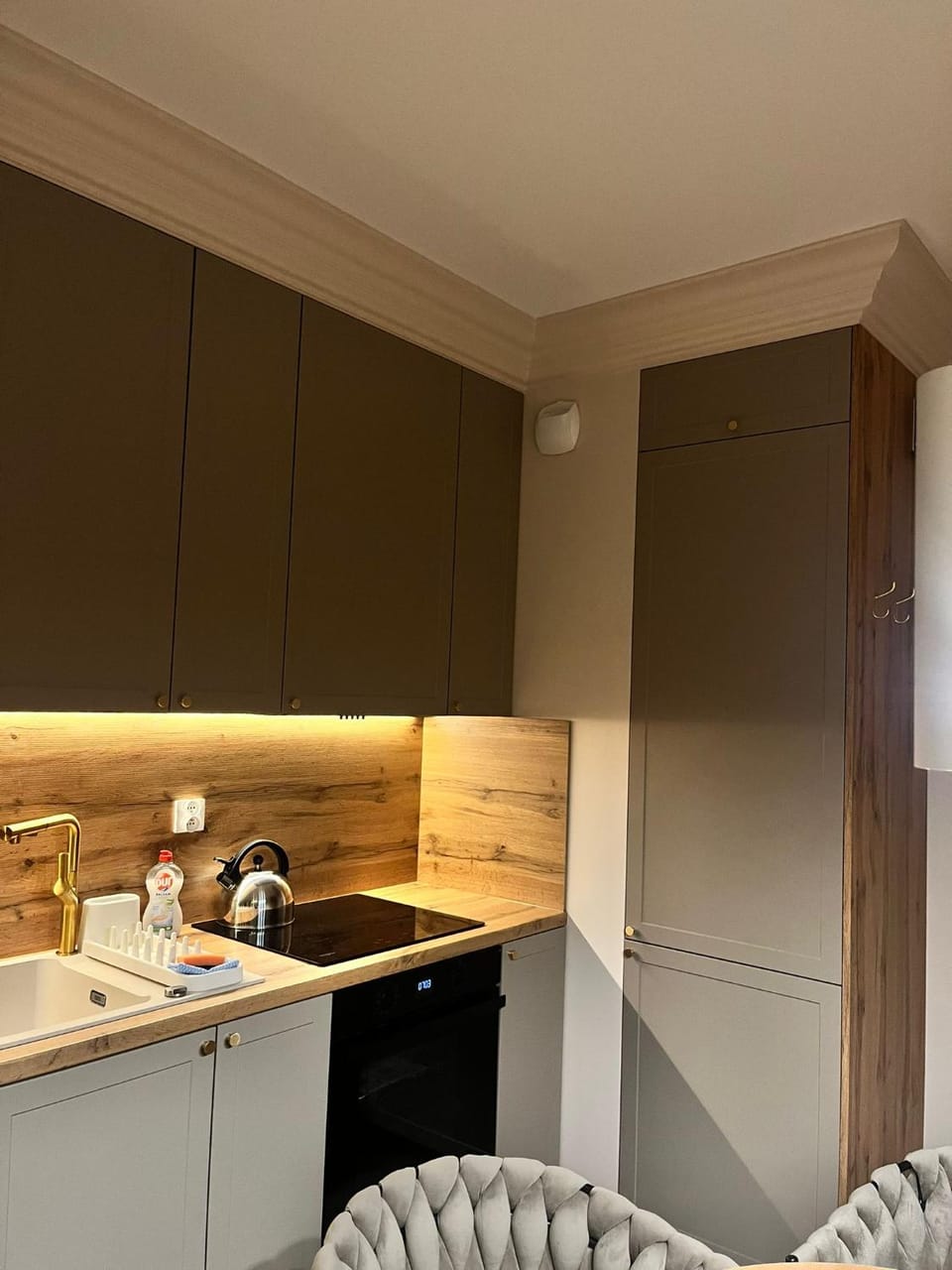 Kitchen or kitchenette, stove