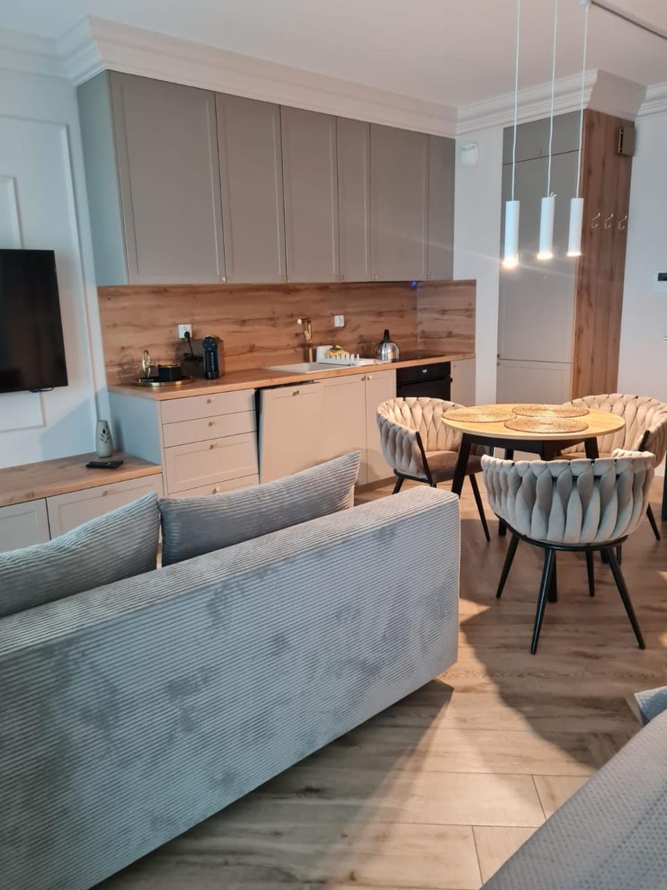 Kitchen or kitchenette, Living room, Dining area