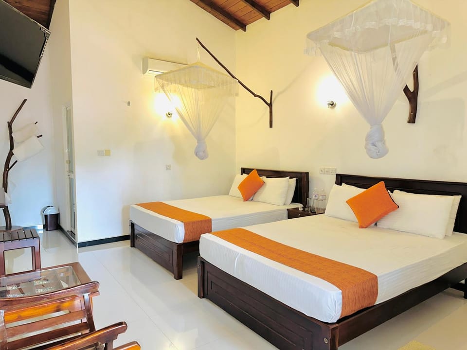 Bed, Living room, Photo of the whole room, Seating area, Bedroom