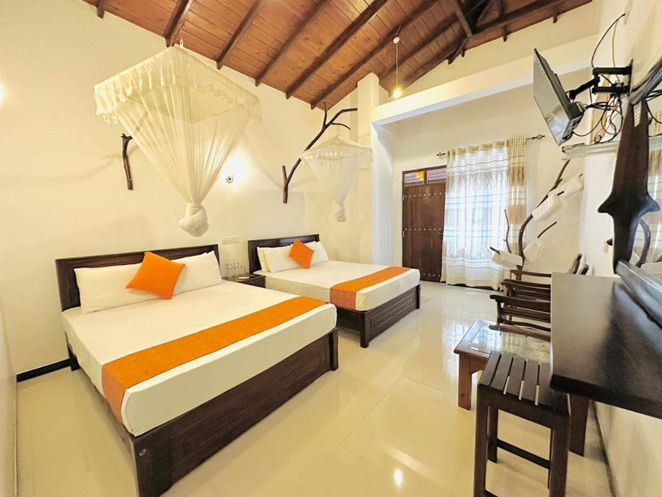 Bed, Living room, Photo of the whole room, Seating area