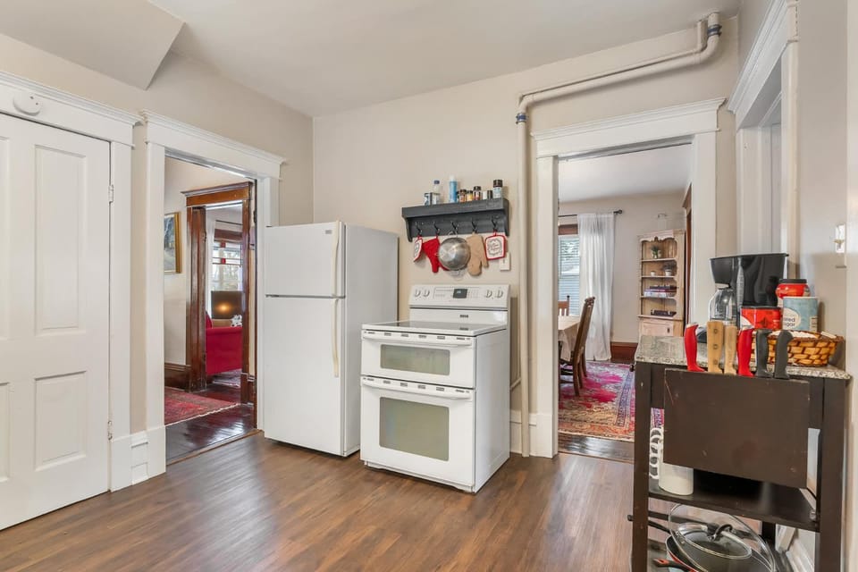 Stowaway Lower Deck Apartment in Sturgeon Bay
