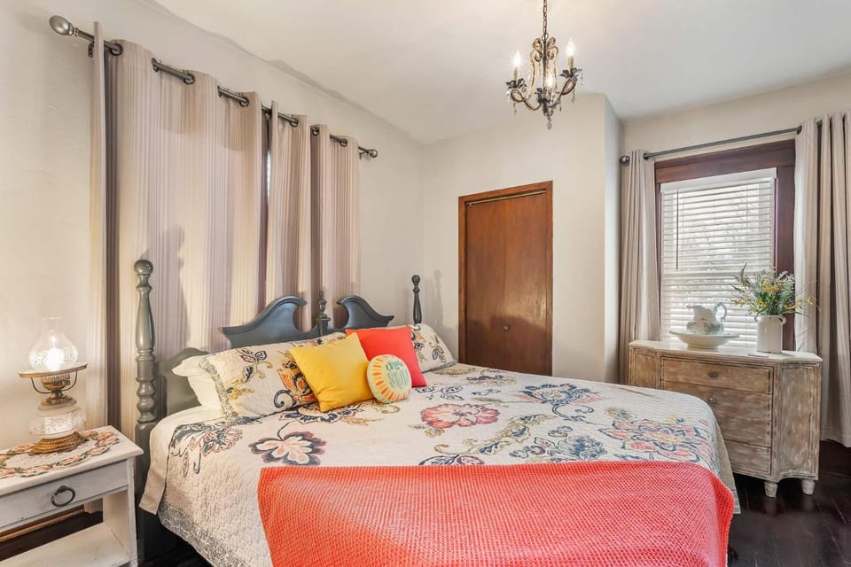 Stowaway Lower Deck Apartment in Sturgeon Bay