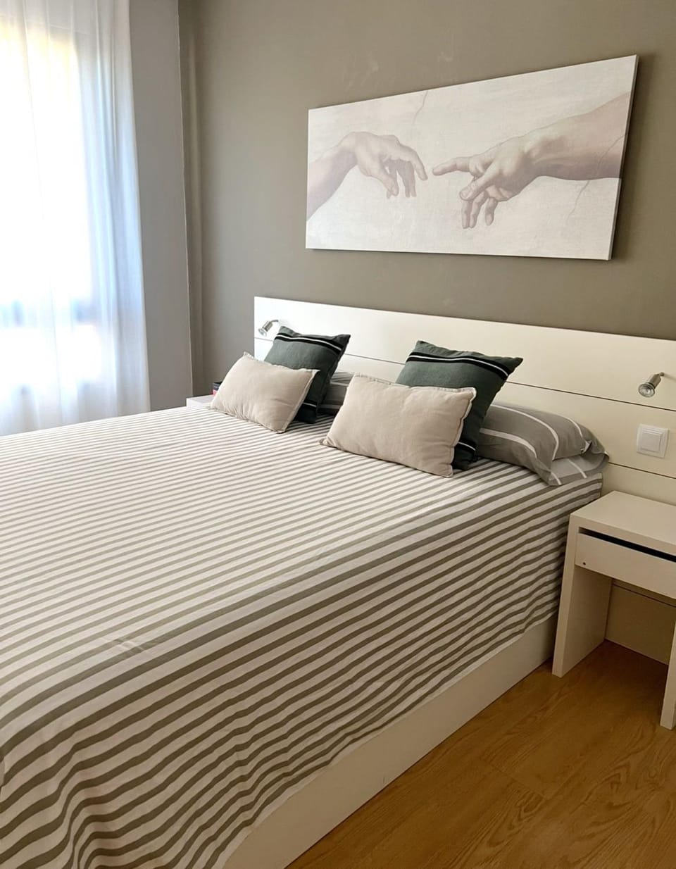 Bed, Photo of the whole room, Bedroom