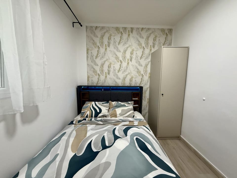 Bed, Bedroom, wardrobe