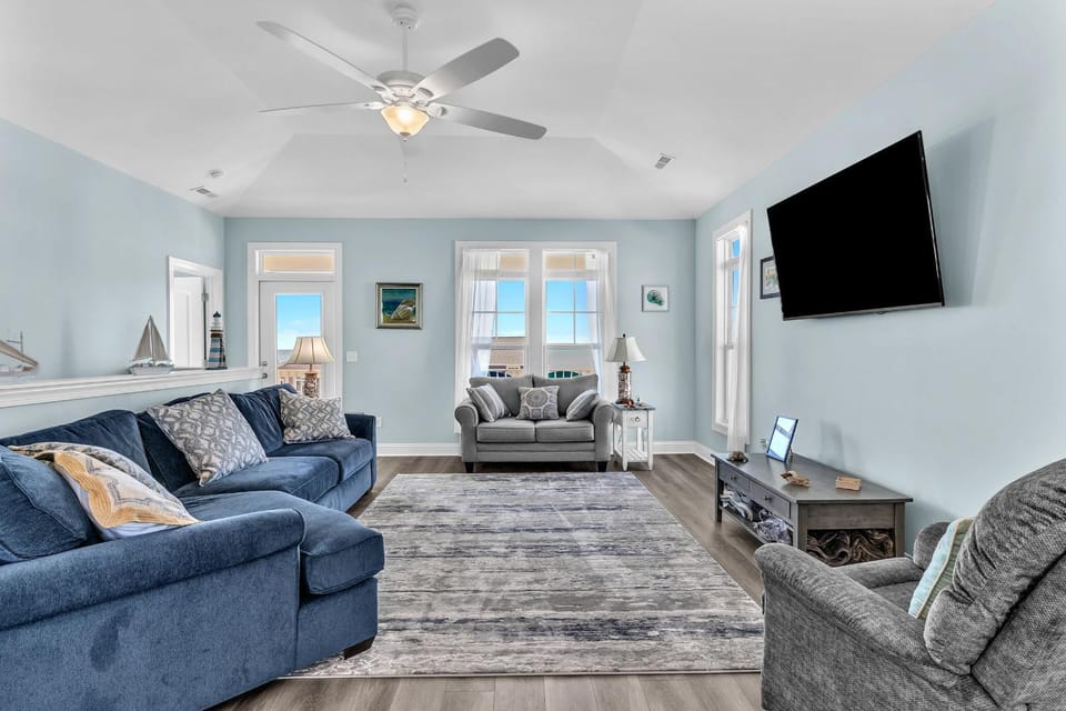Paws Awhile by Oak Island Accommodations House in Oak Island