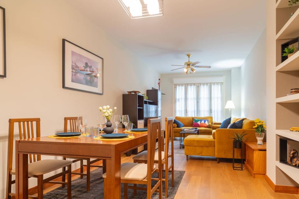 Communal lounge/ TV room, Living room, Dining area