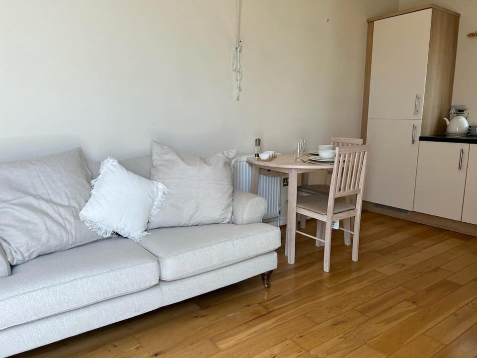 Idyllic 1 bedroom Barn Apartment in Tonbridge and Malling District