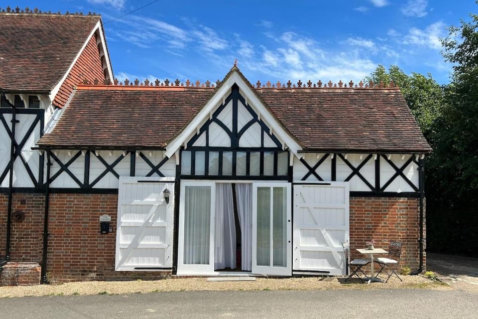 Idyllic 1 bedroom Barn Apartment in Tonbridge and Malling District