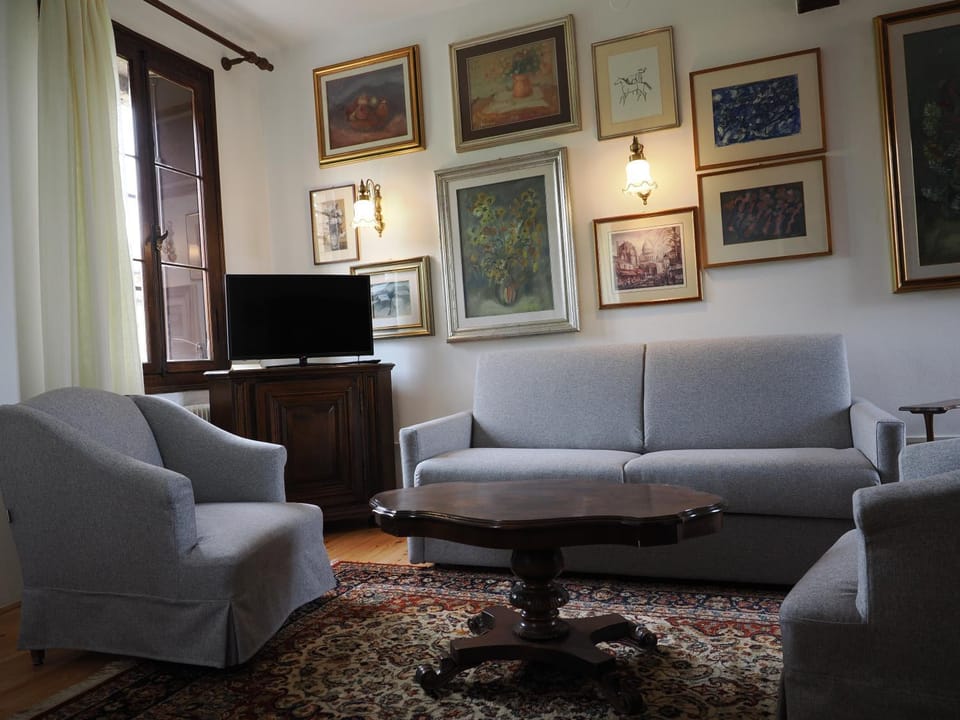 Communal lounge/ TV room, TV and multimedia, Living room