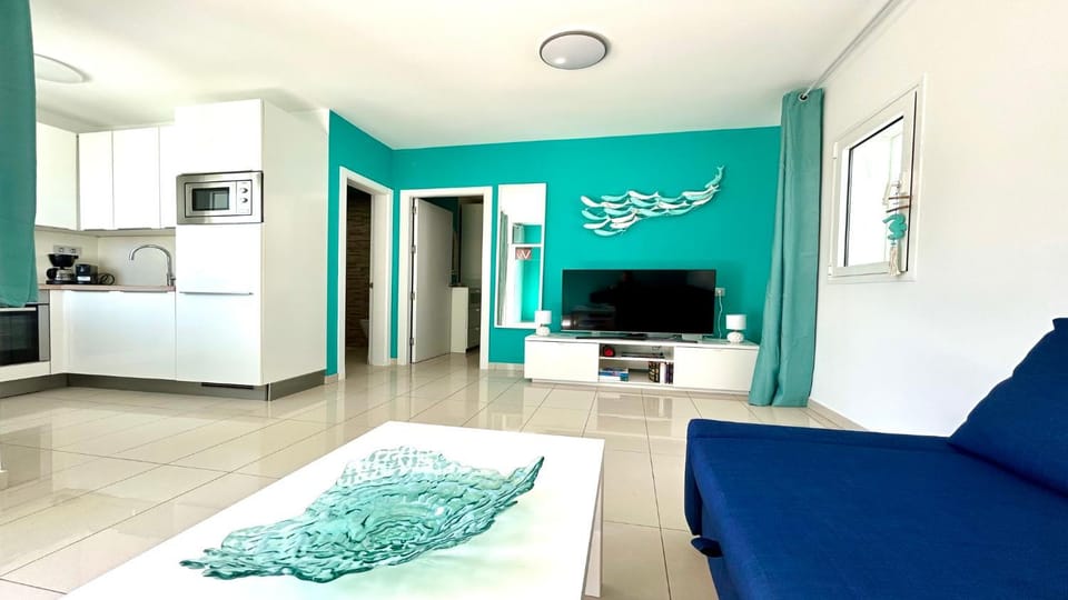 TV and multimedia, Living room, Photo of the whole room, oven