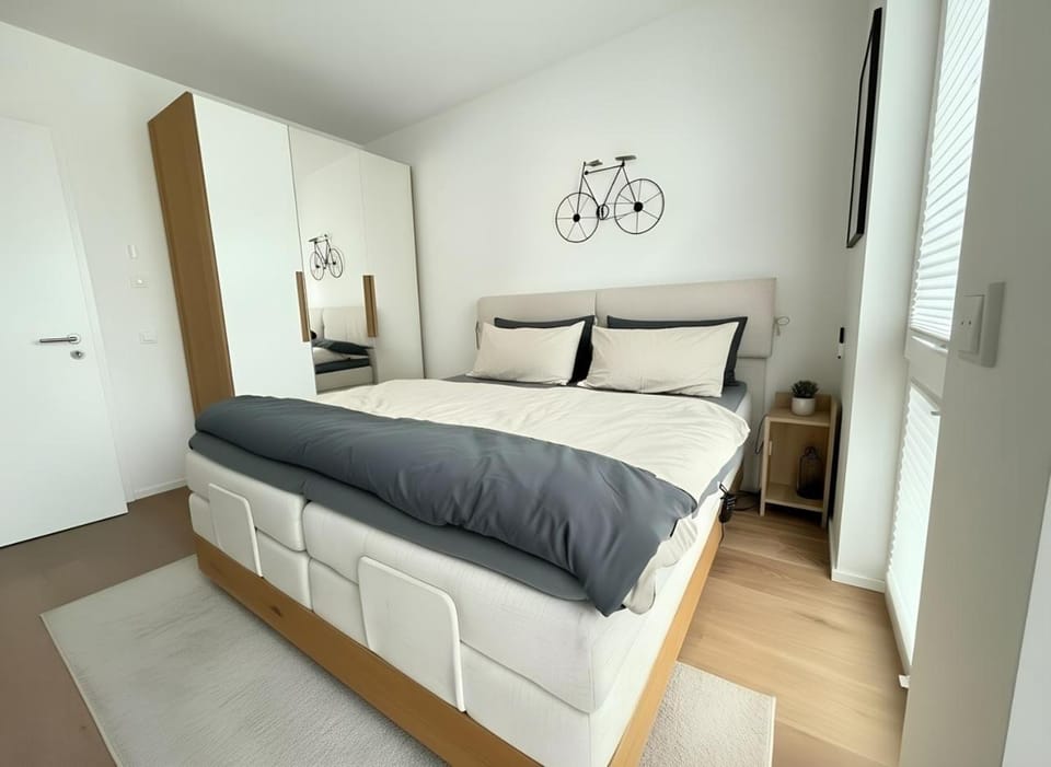Bedroom, wardrobe