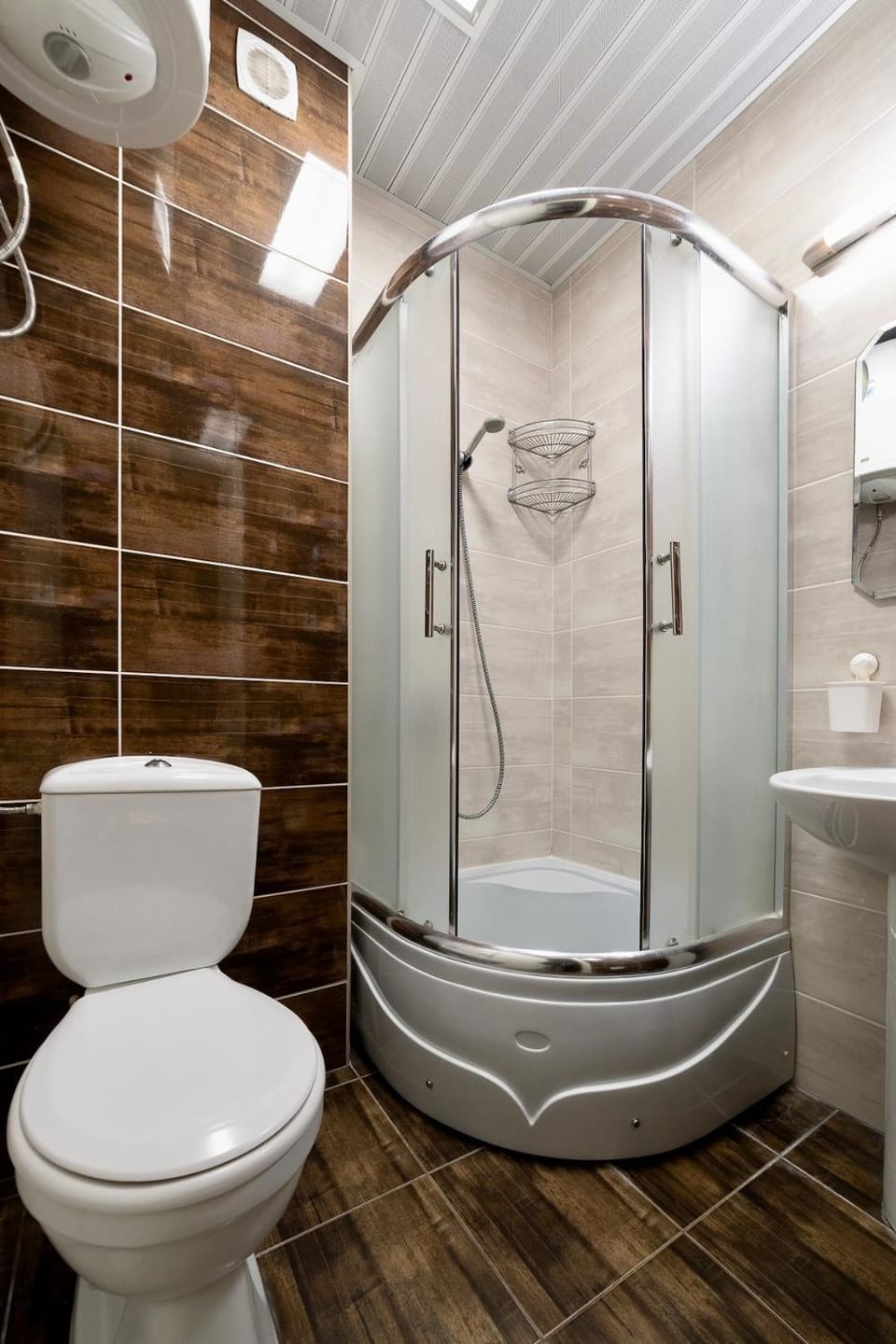Shower, Toilet