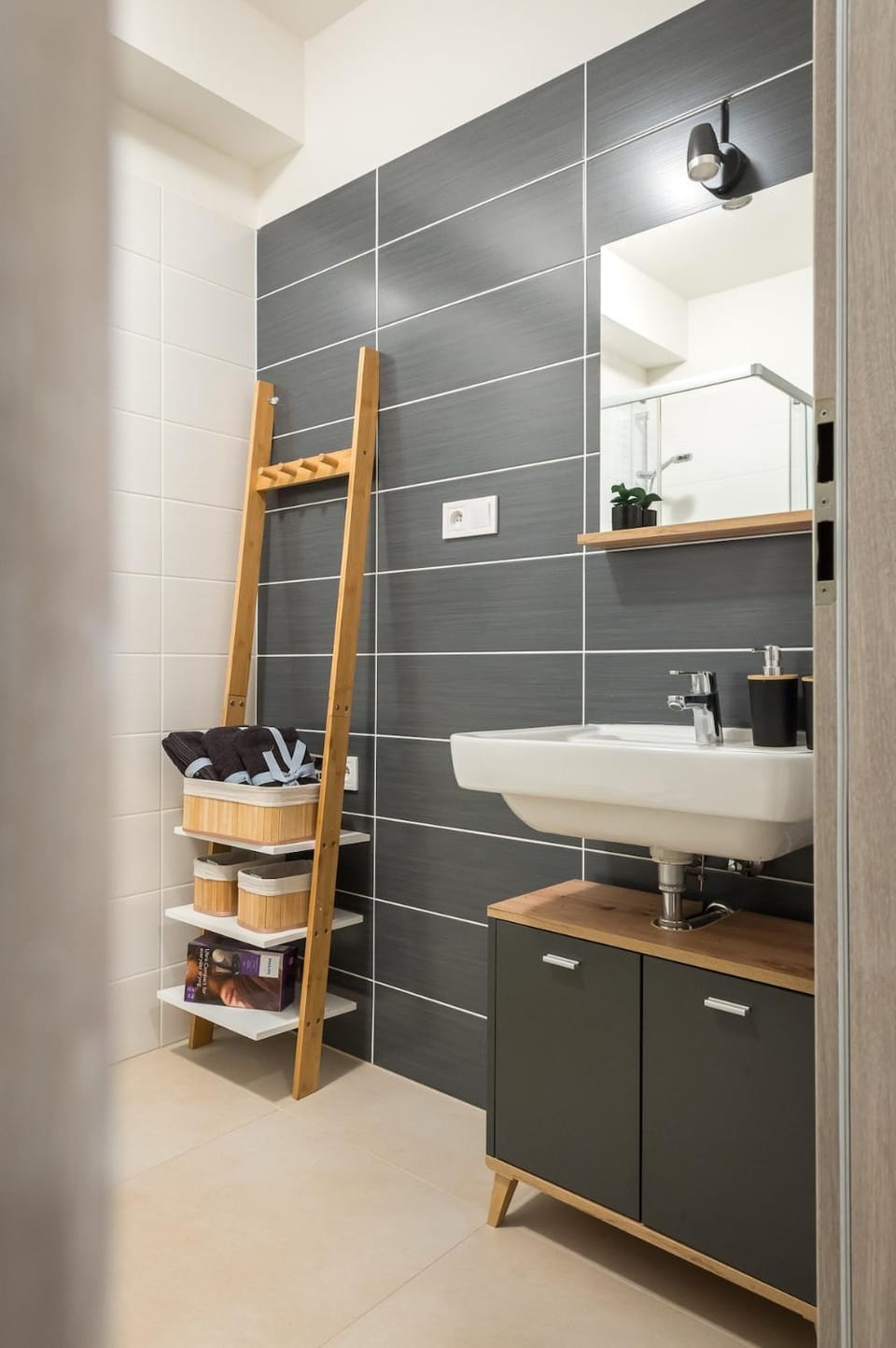 Bathroom, towels