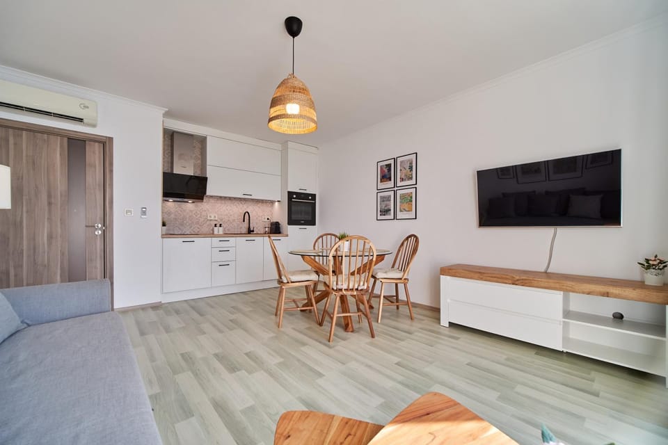 Kitchen or kitchenette, Living room, Dining area
