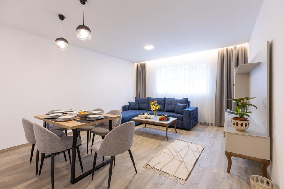 Living room, Seating area, Dining area