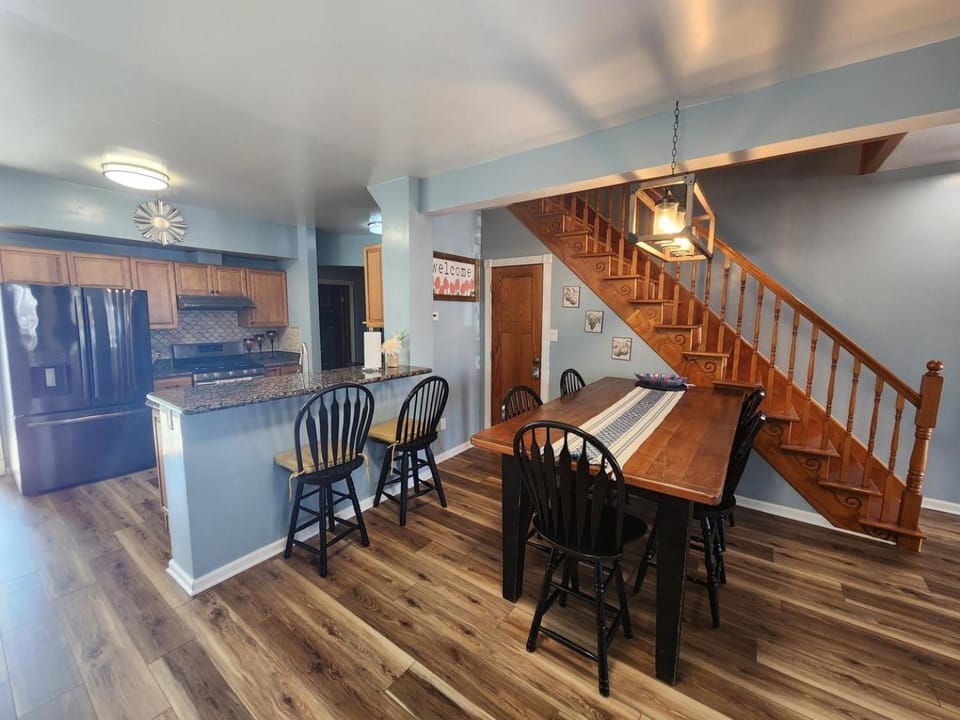 Big Deck Energy-1 block to Beach & Boardwalk House in Atlantic City