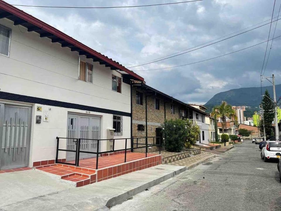 Apartamento cerca al aeropuerto Olaya herrera Apartment in Medellin