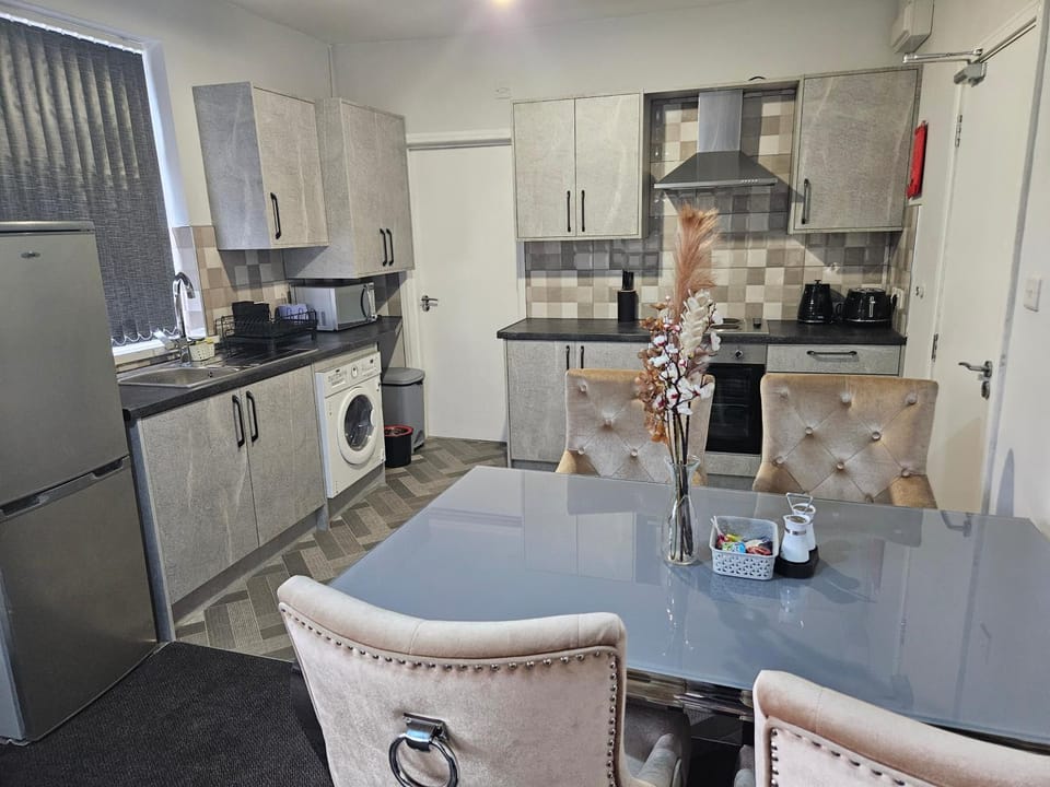 Telford Tranquility Apartment Flat 3 for 4 guests Apartment in Telford