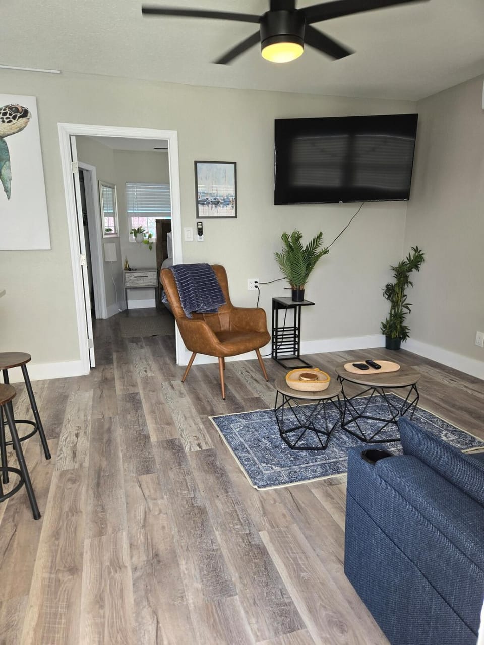 Winter Getaway! Walkable to Beach Access, Restaurants & Nightlife! Beach Equipment Included & Pet Friendly! Apartment in Saint Pete Beach